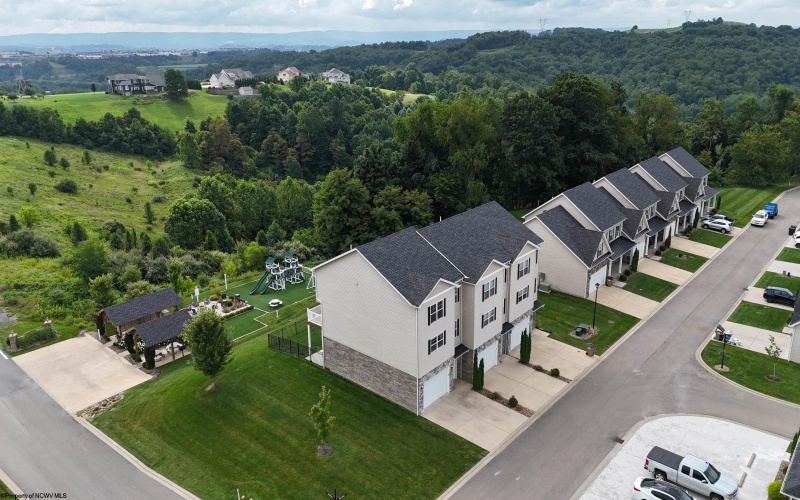 120 Red Oak Lane, Morgantown, West Virginia 26501, 3 Bedrooms Bedrooms, 7 Rooms Rooms,2 BathroomsBathrooms,Single Family Attached,For Sale,Red Oak,0,10166239