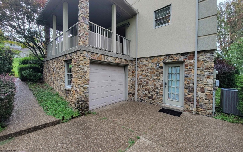 7008 Victorian Drive, Fairmont, West Virginia 26554, 5 Bedrooms Bedrooms, 13 Rooms Rooms,3 BathroomsBathrooms,Single Family Detached,For Sale,Victorian,0,10166229