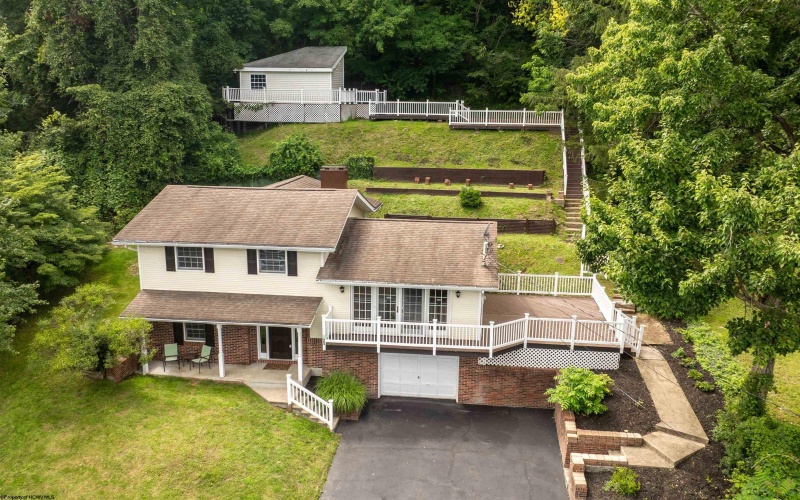 825 Augusta Avenue, Morgantown, West Virginia 26501-6237, 3 Bedrooms Bedrooms, 6 Rooms Rooms,2 BathroomsBathrooms,Single Family Detached,For Sale,Augusta,0,10166234