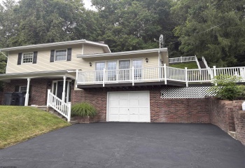 825 Augusta Avenue, Morgantown, West Virginia 26501-6237, 3 Bedrooms Bedrooms, 6 Rooms Rooms,2 BathroomsBathrooms,Single Family Detached,For Sale,Augusta,0,10166234