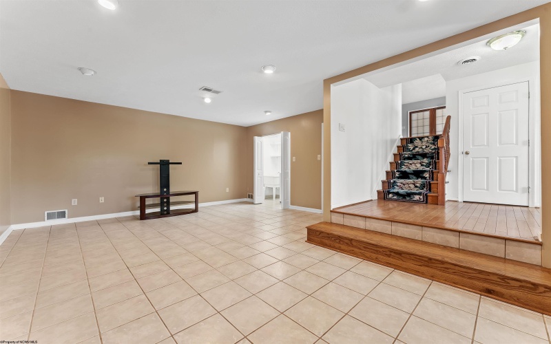 825 Augusta Avenue, Morgantown, West Virginia 26501-6237, 3 Bedrooms Bedrooms, 6 Rooms Rooms,2 BathroomsBathrooms,Single Family Detached,For Sale,Augusta,0,10166234
