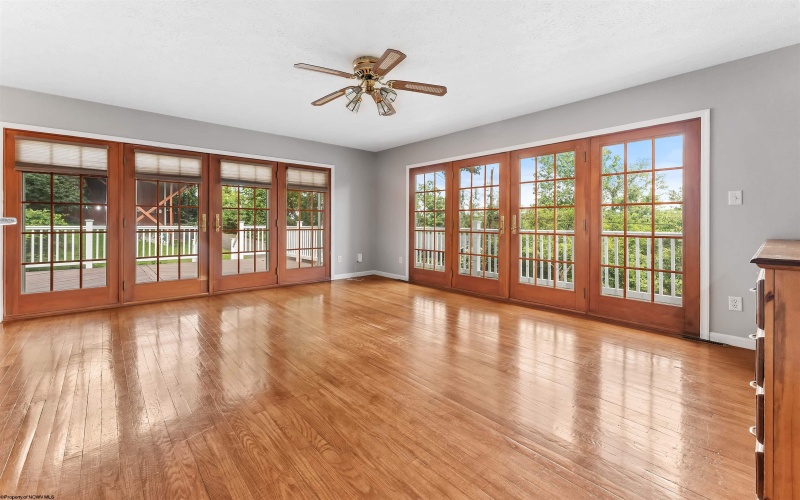 825 Augusta Avenue, Morgantown, West Virginia 26501-6237, 3 Bedrooms Bedrooms, 6 Rooms Rooms,2 BathroomsBathrooms,Single Family Detached,For Sale,Augusta,0,10166234