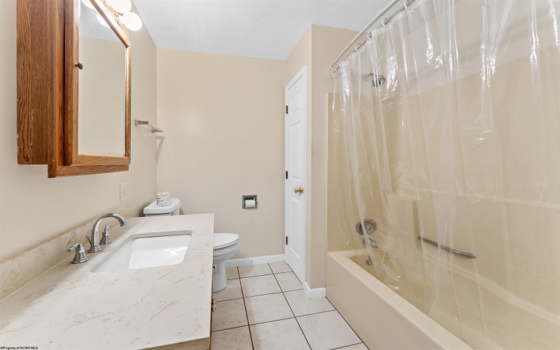 825 Augusta Avenue, Morgantown, West Virginia 26501-6237, 3 Bedrooms Bedrooms, 6 Rooms Rooms,2 BathroomsBathrooms,Single Family Detached,For Sale,Augusta,0,10166234