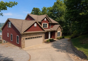 39 Dock View Lane, Morgantown, West Virginia 26508, 4 Bedrooms Bedrooms, 8 Rooms Rooms,2 BathroomsBathrooms,Single Family Detached,For Sale,Dock View,0,10166233
