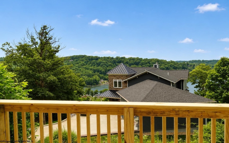 39 Dock View Lane, Morgantown, West Virginia 26508, 4 Bedrooms Bedrooms, 8 Rooms Rooms,2 BathroomsBathrooms,Single Family Detached,For Sale,Dock View,0,10166233