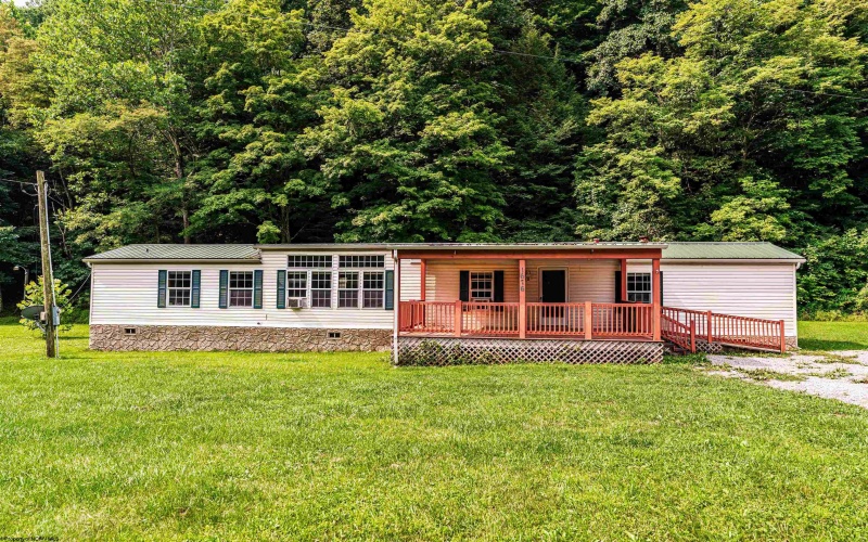 1676 Daybrook Road, Fairview, West Virginia 26570, 3 Bedrooms Bedrooms, 7 Rooms Rooms,2 BathroomsBathrooms,Single Family Detached,For Sale,Daybrook,0,10166235