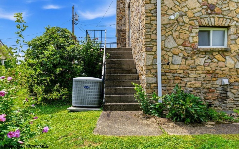 602 Ohio Avenue, Fairmont, West Virginia 26554, 3 Bedrooms Bedrooms, 7 Rooms Rooms,2 BathroomsBathrooms,Single Family Detached,For Sale,Ohio,0,10166243