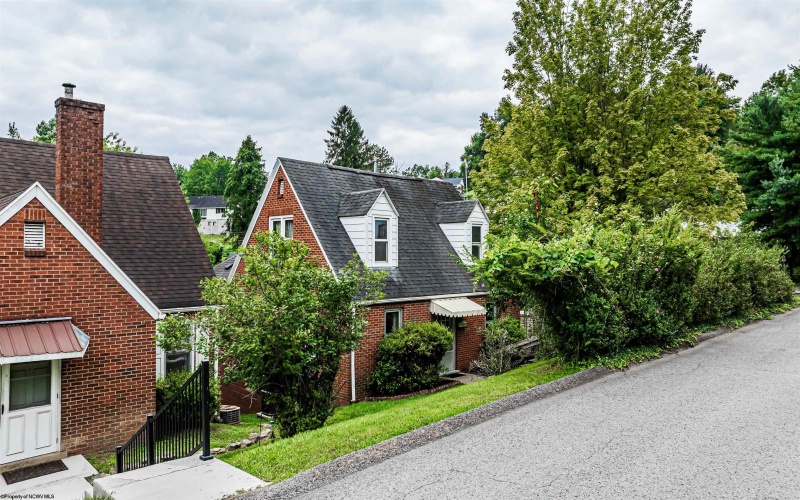 1132 Sunset Drive, Fairmont, West Virginia 26554, 3 Bedrooms Bedrooms, 7 Rooms Rooms,1 BathroomBathrooms,Single Family Detached,For Sale,Sunset,0,10166254 1132 Sunset Drive, Fairmont, West Virginia 26554, 3 Bedrooms Bedrooms, 7 Rooms Rooms,1 BathroomBathrooms,Single Family Detached,For Sale,Sunset,0,10166254