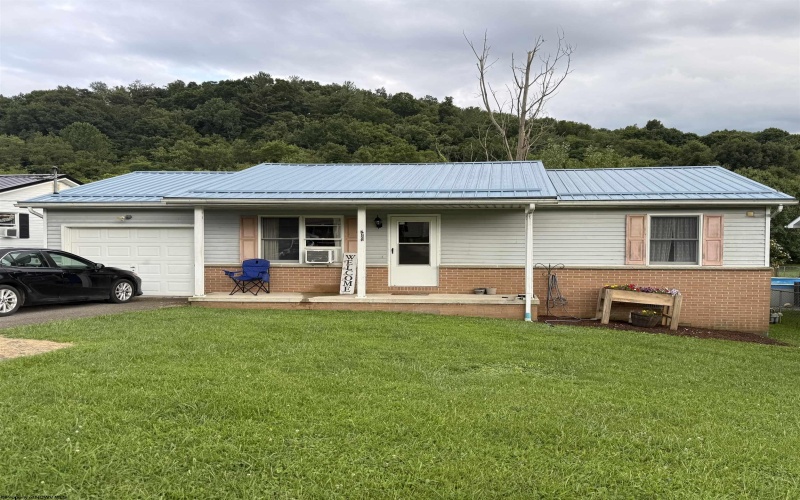 242 Bruce Street, Elkins, West Virginia 26241, 3 Bedrooms Bedrooms, 8 Rooms Rooms,2 BathroomsBathrooms,Single Family Detached,For Sale,Bruce,0,10166268