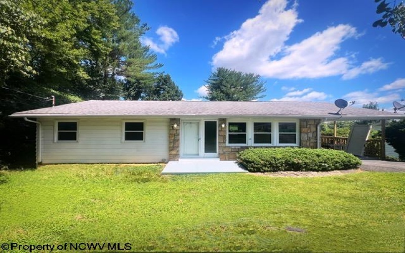 1137 Morningstar Lane, Fairmont, West Virginia 26554-1215, 3 Bedrooms Bedrooms, 9 Rooms Rooms,2 BathroomsBathrooms,Single Family Detached,For Sale,Morningstar,0,10166267