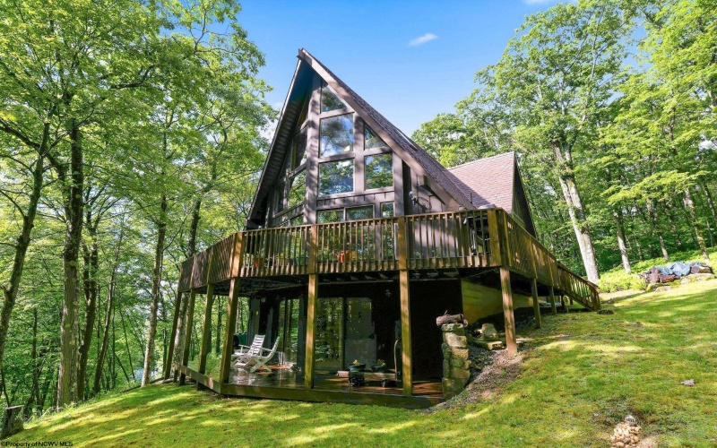 332 Daisy Drive, Terra Alta, West Virginia 26764, 3 Bedrooms Bedrooms, 9 Rooms Rooms,3 BathroomsBathrooms,Single Family Detached,For Sale,Daisy,0,10166266