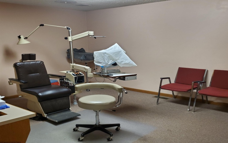 635 Robert E Lee Avenue, Elkins, West Virginia 26241, 0 , 0 ,0,Commercial (for Sale),For Sale,Robert E Lee,0,10166287