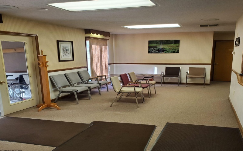 635 Robert E Lee Avenue, Elkins, West Virginia 26241, 0 , 0 ,0,Commercial (for Sale),For Sale,Robert E Lee,0,10166287