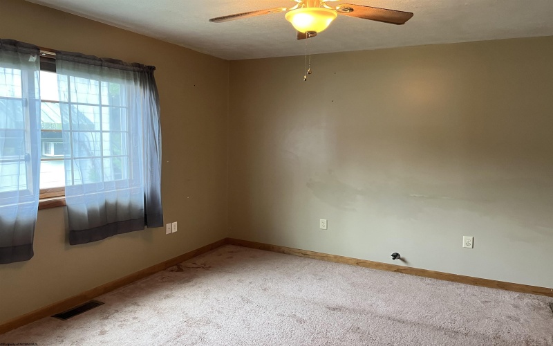 312 W Main Street, Glenville, West Virginia 26351, 5 Bedrooms Bedrooms, 10 Rooms Rooms,2 BathroomsBathrooms,Single Family Detached,For Sale,W Main,0,10166293