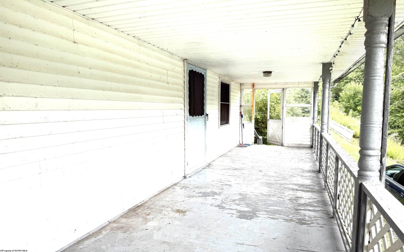 107 National Lane, Morgantown, West Virginia 26501, 3 Bedrooms Bedrooms, 7 Rooms Rooms,1 BathroomBathrooms,Single Family Detached,For Sale,National,0,10166292