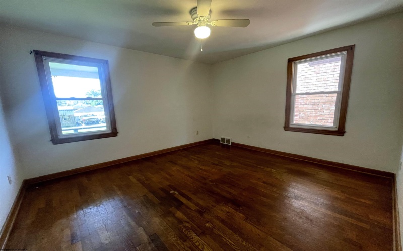 2005 Hamill Avenue, Clarksburg, West Virginia 26301, 2 Bedrooms Bedrooms, 5 Rooms Rooms,1 BathroomBathrooms,Single Family Detached,For Sale,Hamill,0,10166270