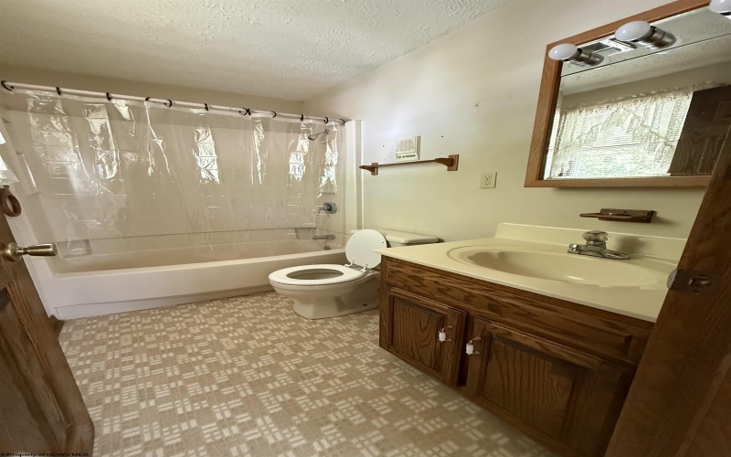 534 Teaberry Hills Lane, Elkins, West Virginia 26241, 3 Bedrooms Bedrooms, 9 Rooms Rooms,2 BathroomsBathrooms,Single Family Detached,For Sale,Teaberry Hills,0,10164783