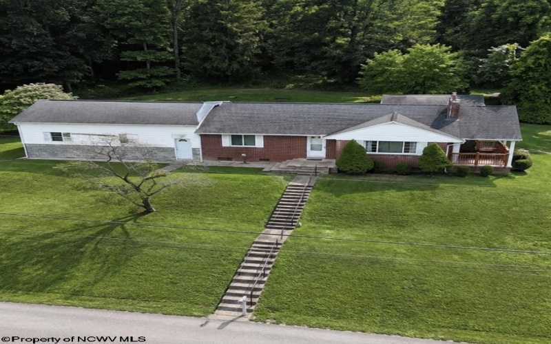 114 Woodlyn Drive, Weston, West Virginia 26452, 3 Bedrooms Bedrooms, 6 Rooms Rooms,1 BathroomBathrooms,Single Family Detached,For Sale,Woodlyn,0,10166289