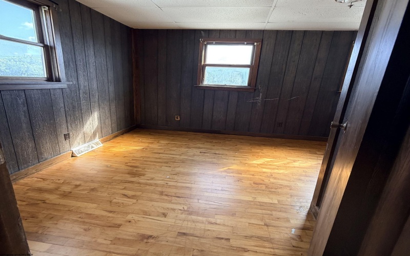 2324 Hamill Avenue, Clarksburg, West Virginia 26301, 2 Bedrooms Bedrooms, 5 Rooms Rooms,2 BathroomsBathrooms,Single Family Detached,For Sale,Hamill,0,10166288