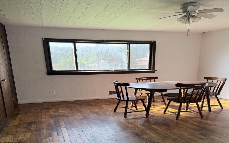 2324 Hamill Avenue, Clarksburg, West Virginia 26301, 2 Bedrooms Bedrooms, 5 Rooms Rooms,2 BathroomsBathrooms,Single Family Detached,For Sale,Hamill,0,10166288
