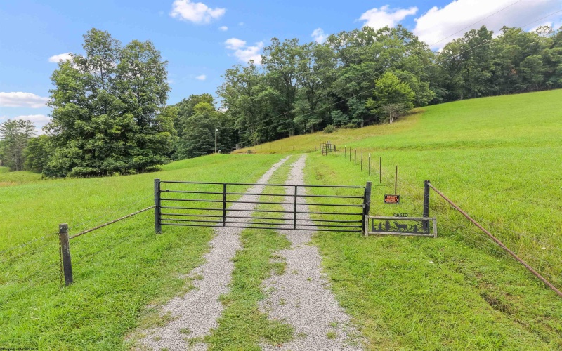 2640 Slab Camp Road, French Creek, West Virginia 26218, 3 Bedrooms Bedrooms, 5 Rooms Rooms,2 BathroomsBathrooms,Single Family Detached,For Sale,Slab Camp,0,10166276