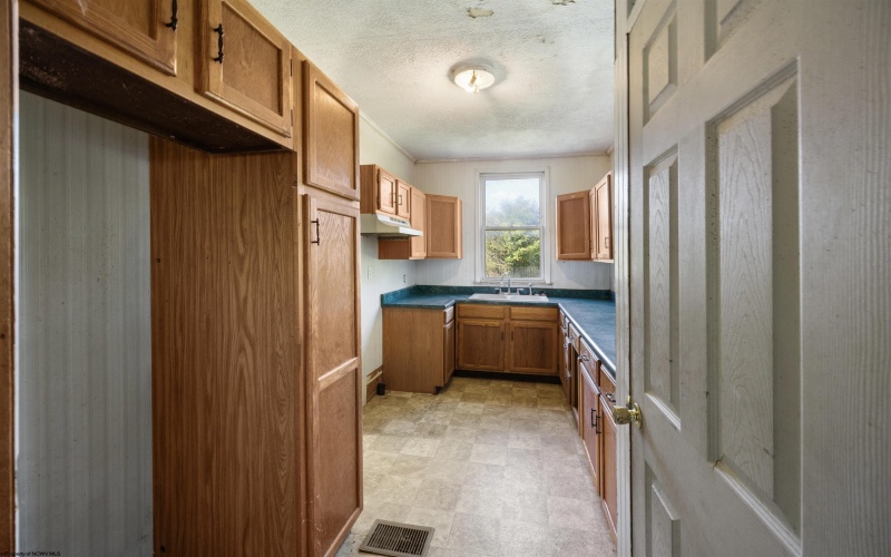 106 Main Street, Buckhannon, West Virginia 26201, 3 Bedrooms Bedrooms, 11 Rooms Rooms,2 BathroomsBathrooms,Single Family Detached,For Sale,Main,0,10166285