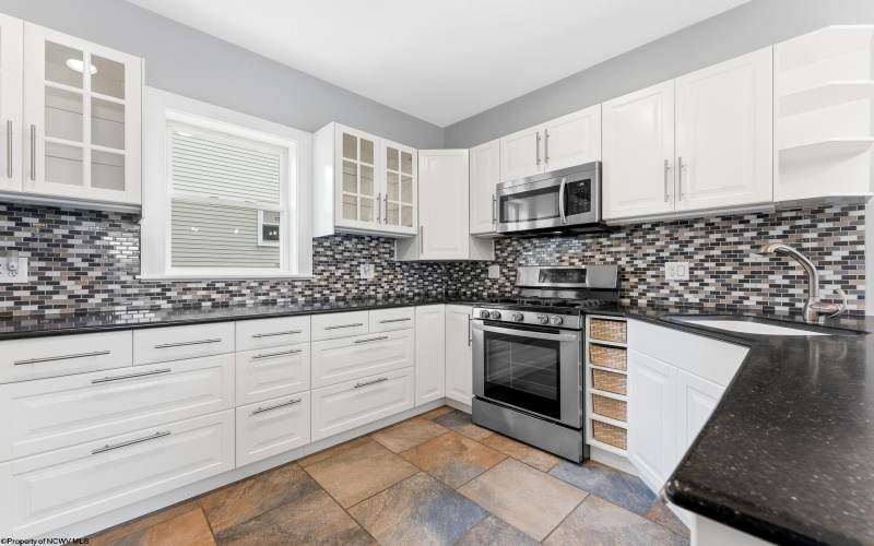 616 Globe Avenue, Morgantown, West Virginia 26501, 4 Bedrooms Bedrooms, 6 Rooms Rooms,1 BathroomBathrooms,Single Family Detached,For Sale,Globe,0,10166295