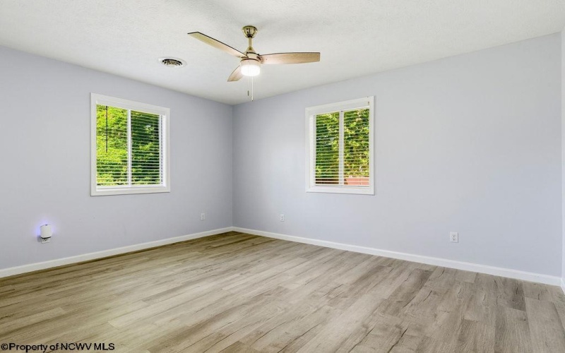 137 Blossom Drive, Clarksburg, West Virginia 26301, 3 Bedrooms Bedrooms, 6 Rooms Rooms,2 BathroomsBathrooms,Single Family Detached,For Sale,Blossom,0,10166309