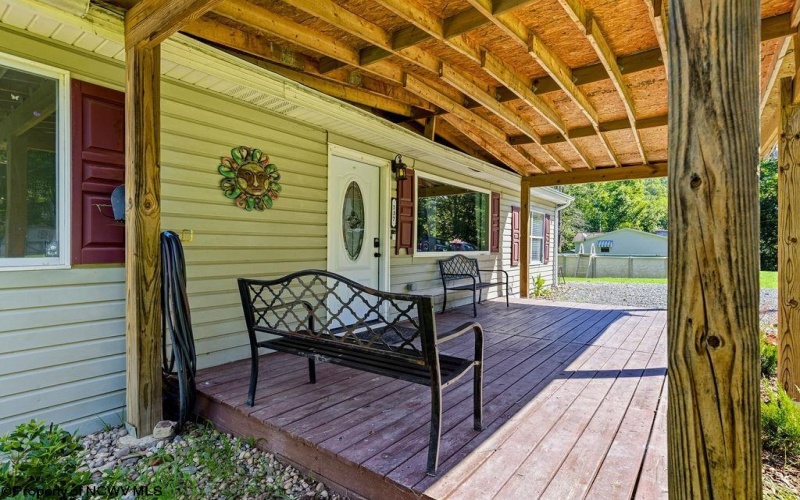 137 Blossom Drive, Clarksburg, West Virginia 26301, 3 Bedrooms Bedrooms, 6 Rooms Rooms,2 BathroomsBathrooms,Single Family Detached,For Sale,Blossom,0,10166309