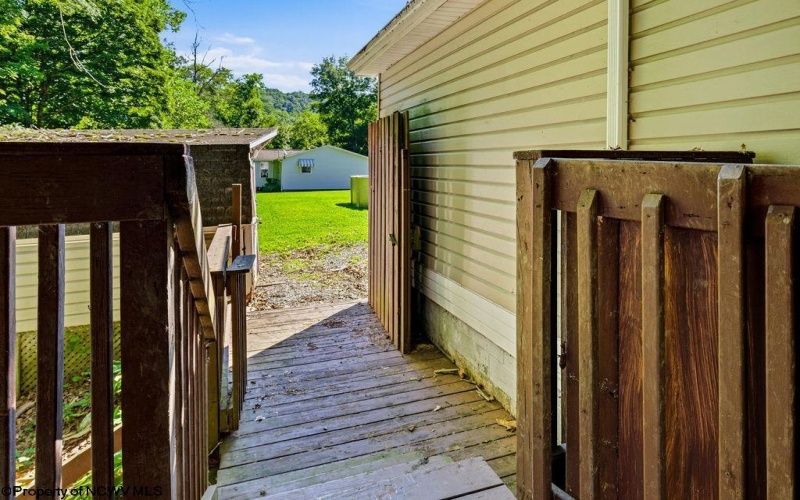 137 Blossom Drive, Clarksburg, West Virginia 26301, 3 Bedrooms Bedrooms, 6 Rooms Rooms,2 BathroomsBathrooms,Single Family Detached,For Sale,Blossom,0,10166309