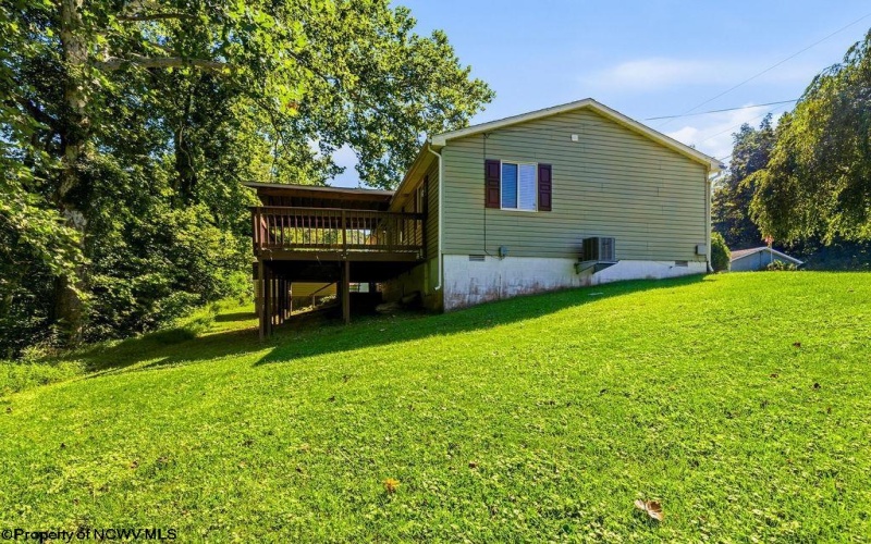 137 Blossom Drive, Clarksburg, West Virginia 26301, 3 Bedrooms Bedrooms, 6 Rooms Rooms,2 BathroomsBathrooms,Single Family Detached,For Sale,Blossom,0,10166309