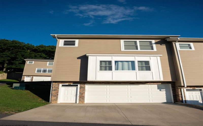 201 Pasture Lane, Morgantown, West Virginia 26508, 3 Bedrooms Bedrooms, 7 Rooms Rooms,2 BathroomsBathrooms,Single Family Attached,For Sale,Pasture,0,10166308