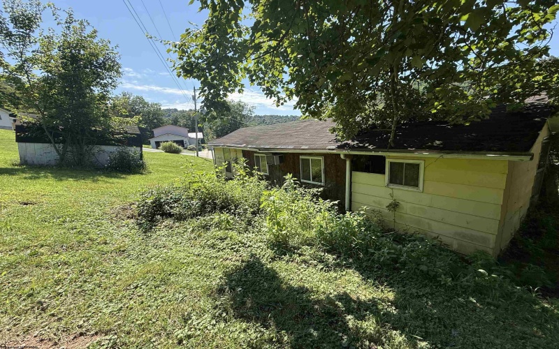 4975 Webster Pike, Grafton, West Virginia 26354, 2 Bedrooms Bedrooms, 4 Rooms Rooms,1 BathroomBathrooms,Single Family Detached,For Sale,Webster,0,10166302 4975 Webster Pike, Grafton, West Virginia 26354, 2 Bedrooms Bedrooms, 4 Rooms Rooms,1 BathroomBathrooms,Single Family Detached,For Sale,Webster,0,10166302