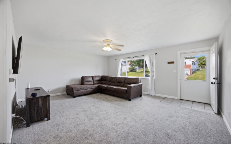 139 Circle Drive, Bridgeport, West Virginia 26330, 3 Bedrooms Bedrooms, 5 Rooms Rooms,2 BathroomsBathrooms,Single Family Detached,For Sale,Circle,0,10166299