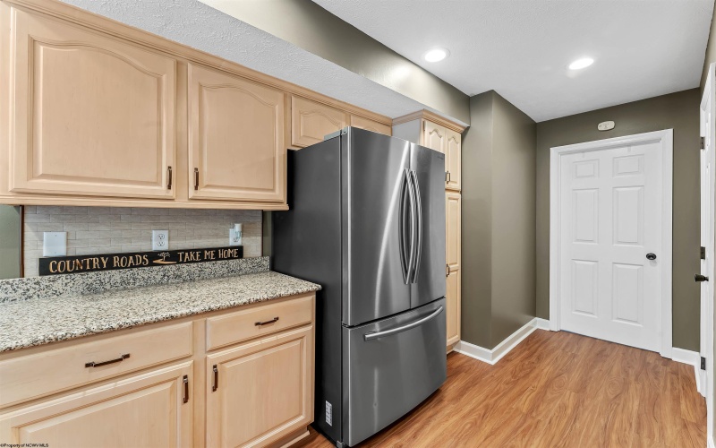 1014 Deerwood Drive, Morgantown, West Virginia 26508, 4 Bedrooms Bedrooms, 11 Rooms Rooms,3 BathroomsBathrooms,Single Family Detached,For Sale,Deerwood,0,10166298