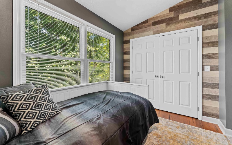 1014 Deerwood Drive, Morgantown, West Virginia 26508, 4 Bedrooms Bedrooms, 11 Rooms Rooms,3 BathroomsBathrooms,Single Family Detached,For Sale,Deerwood,0,10166298