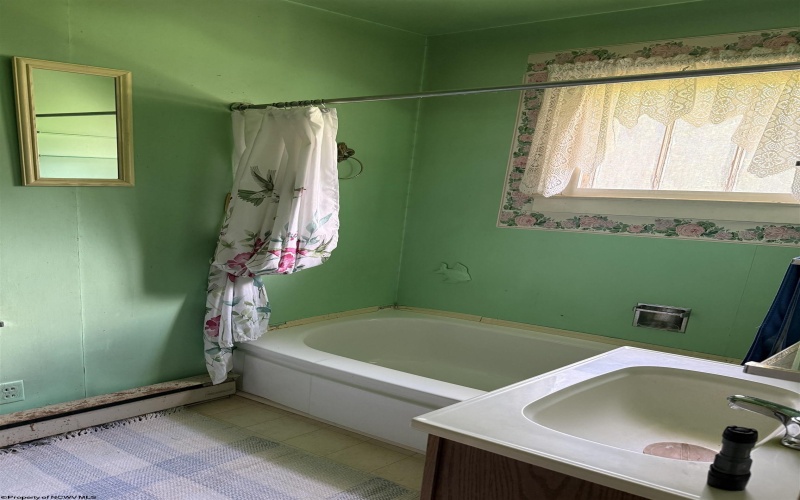 25267 Seneca Trail, Valley Head, West Virginia 26294, 2 Bedrooms Bedrooms, 4 Rooms Rooms,1 BathroomBathrooms,Single Family Detached,For Sale,Seneca,0,10166300
