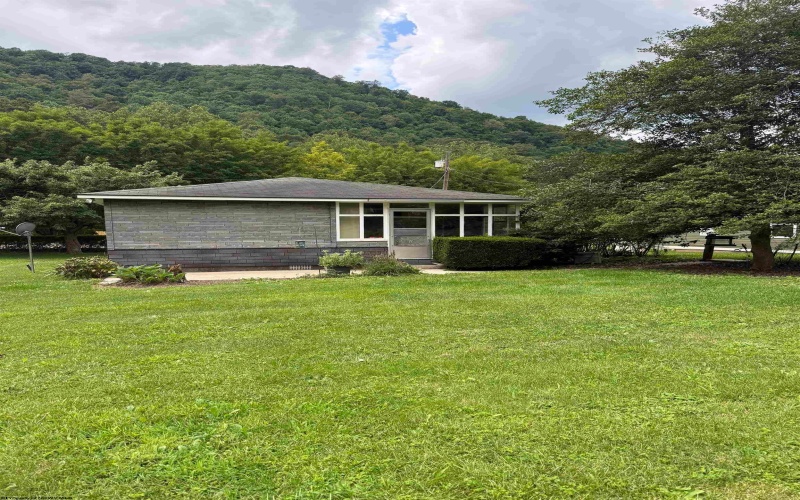 25267 Seneca Trail, Valley Head, West Virginia 26294, 2 Bedrooms Bedrooms, 4 Rooms Rooms,1 BathroomBathrooms,Single Family Detached,For Sale,Seneca,0,10166300
