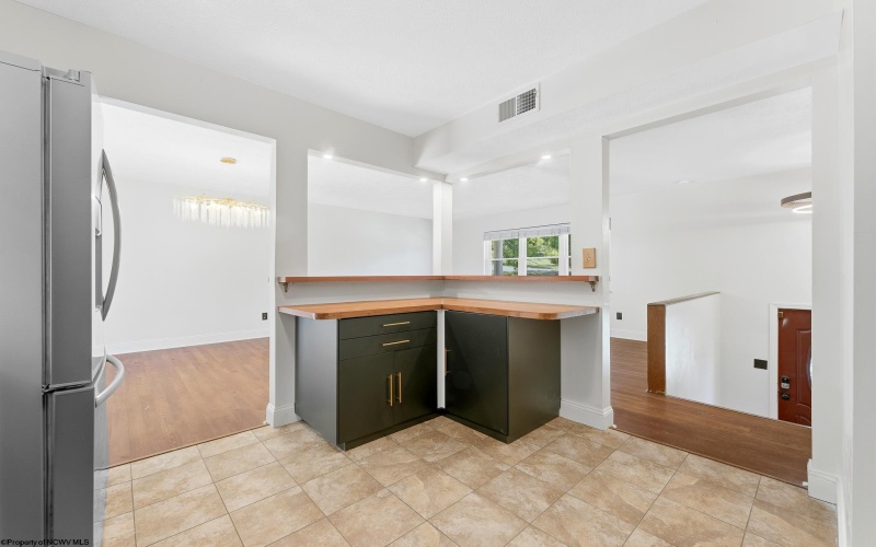 878 SHAFFER Lane, Morgantown, West Virginia 26508, 3 Bedrooms Bedrooms, 8 Rooms Rooms,2 BathroomsBathrooms,Single Family Detached,For Sale,SHAFFER,0,10166304