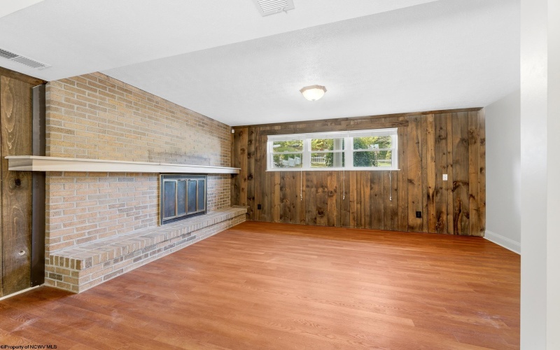 878 SHAFFER Lane, Morgantown, West Virginia 26508, 3 Bedrooms Bedrooms, 8 Rooms Rooms,2 BathroomsBathrooms,Single Family Detached,For Sale,SHAFFER,0,10166304