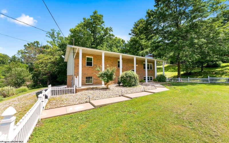 878 SHAFFER Lane, Morgantown, West Virginia 26508, 3 Bedrooms Bedrooms, 8 Rooms Rooms,2 BathroomsBathrooms,Single Family Detached,For Sale,SHAFFER,0,10166304