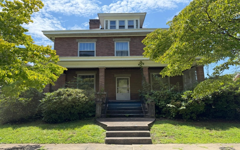 131 7th Street, Weston, West Virginia 26452, 5 Bedrooms Bedrooms, 10 Rooms Rooms,2 BathroomsBathrooms,Single Family Detached,For Sale,7th,0,10166316