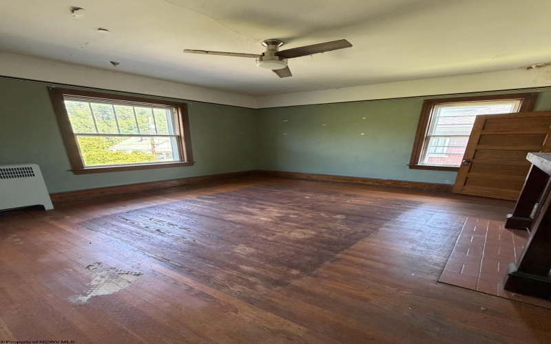 131 7th Street, Weston, West Virginia 26452, 5 Bedrooms Bedrooms, 10 Rooms Rooms,2 BathroomsBathrooms,Single Family Detached,For Sale,7th,0,10166316