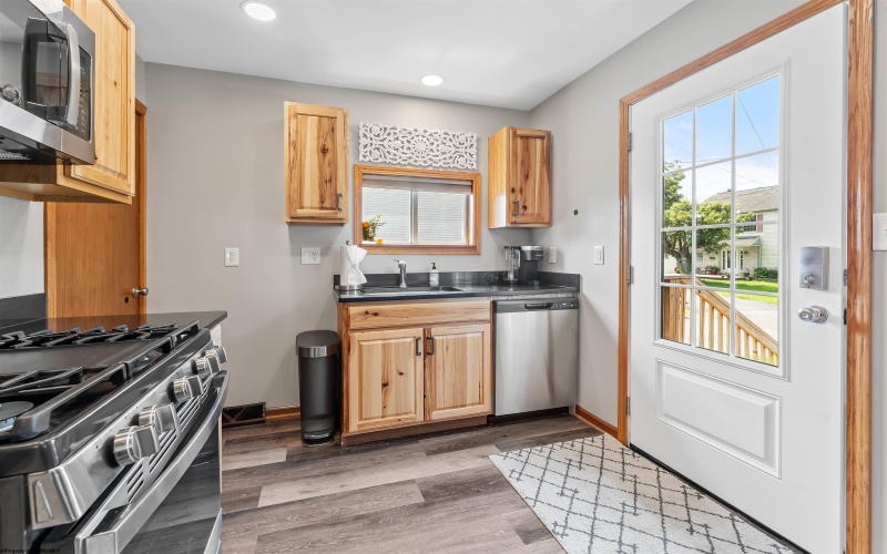576 New York Avenue, Westover, West Virginia 26501, 2 Bedrooms Bedrooms, 4 Rooms Rooms,1 BathroomBathrooms,Single Family Detached,For Sale,New York,0,10166315