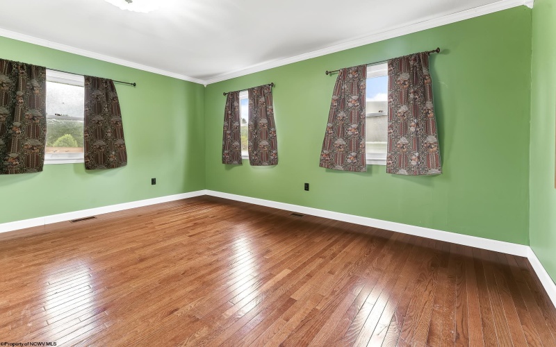 332 Oakland Street, Morgantown, West Virginia 26505, 4 Bedrooms Bedrooms, 7 Rooms Rooms,2 BathroomsBathrooms,Single Family Detached,For Sale,Oakland,0,10166314