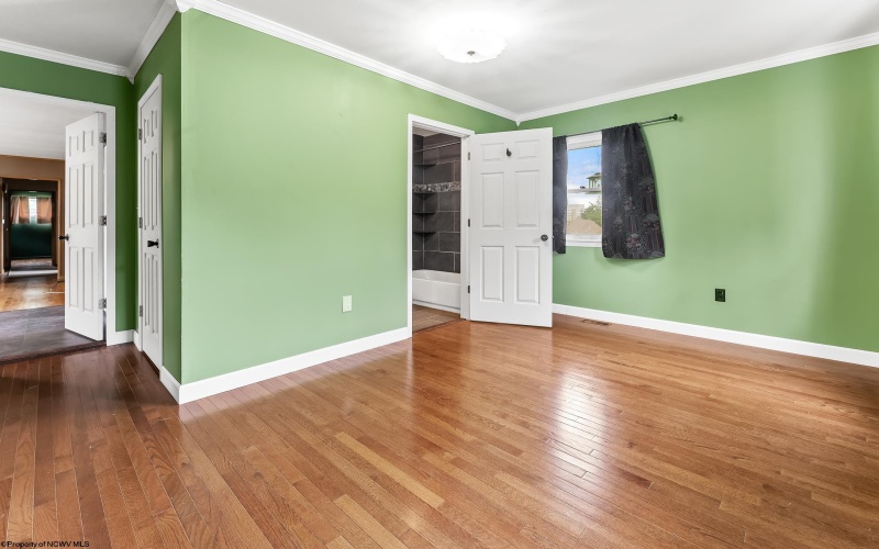332 Oakland Street, Morgantown, West Virginia 26505, 4 Bedrooms Bedrooms, 7 Rooms Rooms,2 BathroomsBathrooms,Single Family Detached,For Sale,Oakland,0,10166314