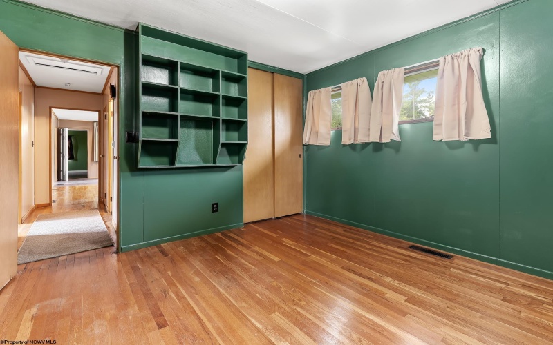 332 Oakland Street, Morgantown, West Virginia 26505, 4 Bedrooms Bedrooms, 7 Rooms Rooms,2 BathroomsBathrooms,Single Family Detached,For Sale,Oakland,0,10166314