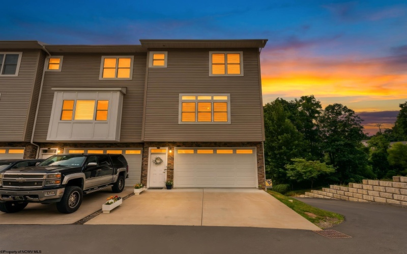 315 Pasture Lane, Morgantown, West Virginia 26505, 3 Bedrooms Bedrooms, 6 Rooms Rooms,2 BathroomsBathrooms,Single Family Attached,For Sale,Pasture,0,10166320