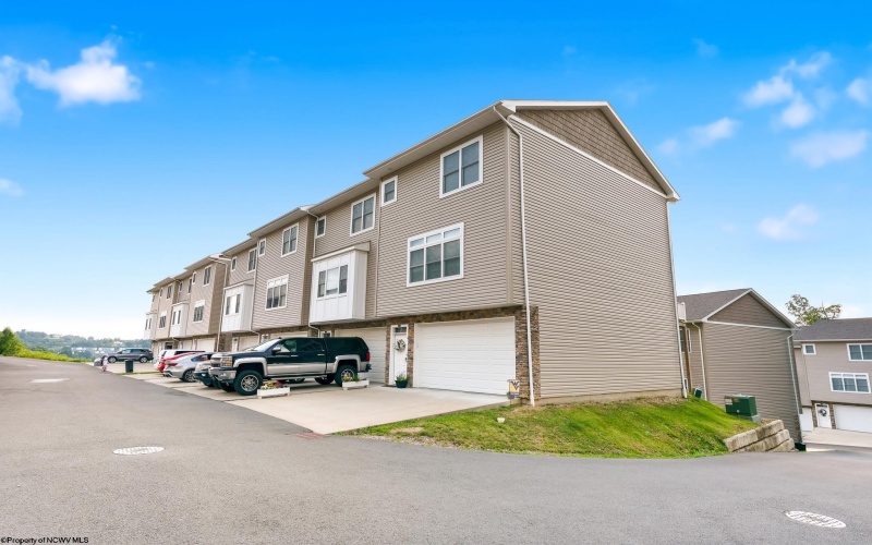 315 Pasture Lane, Morgantown, West Virginia 26505, 3 Bedrooms Bedrooms, 6 Rooms Rooms,2 BathroomsBathrooms,Single Family Attached,For Sale,Pasture,0,10166320