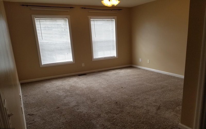 136 Barrington Court, Bridgeport, West Virginia 26330-0000, 3 Bedrooms Bedrooms, 5 Rooms Rooms,3 BathroomsBathrooms,Residential Rentals,For Rent,Barrington,0,10166325